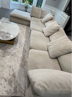 Large Modern Sectional Sofa – Clean & Super Comfortable