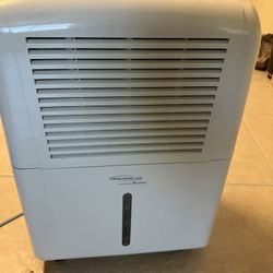 Dehumidifier 