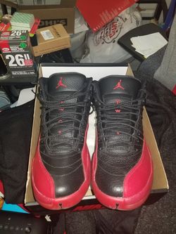 Jordan bred 12s sz 9.5