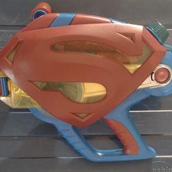 Superman Crank Water Gun With Build In Shield
