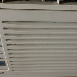 Window Unit With Remote 
