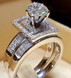 Wedding ring/engagement ring