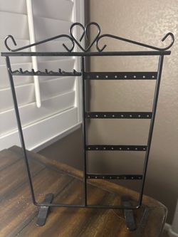 Black Metal Jewelry Organizer Stand