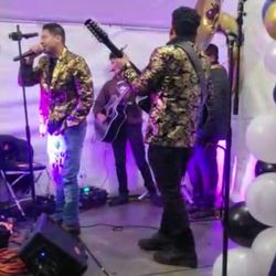 Grupo A Sus Órdenes 