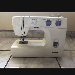 Kenmore Sewing Machine Great Condition 100$ 