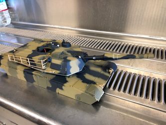 Heng Long 1/24 M1A2 Abrams RC Tank, upper tank only