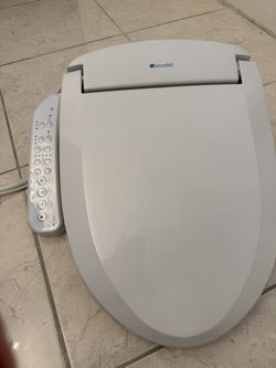 Bidet Brondell Elongated Toilet Seat Like New 