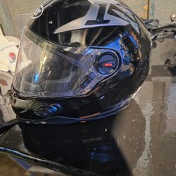 BILT Techno 3.0 modular Bluetooth helmet in gloss black.