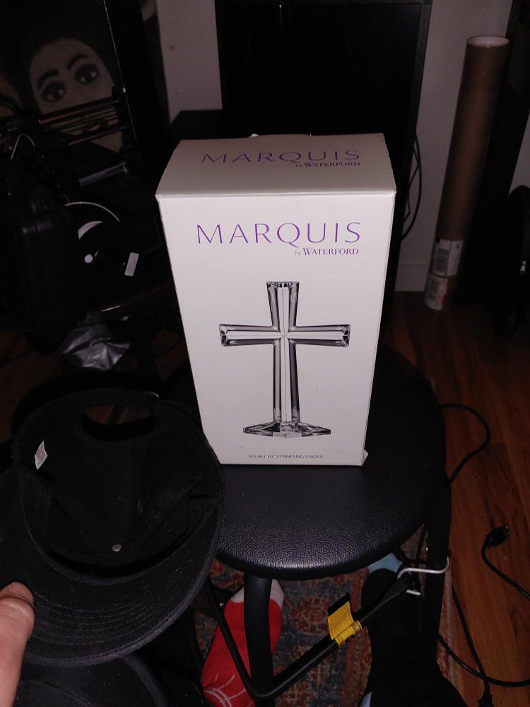 Marquis 10in Crystal Cross
