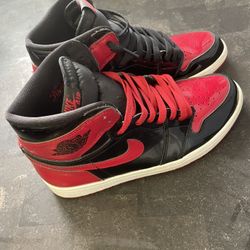 AIR JORDAN 1 RETRO HIGH OG “PATENT BRED” SIZE 9