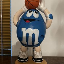 M&M’S BLUE BASKETBALL CANDY DISPENSER 