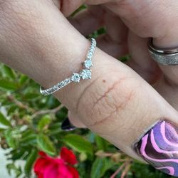 Stunning 14k White Gold Diamond Ring