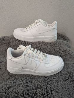 AF1 Nike Air Force 1 White  Size 5.5 Y