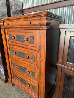 Dresser multiple piece set