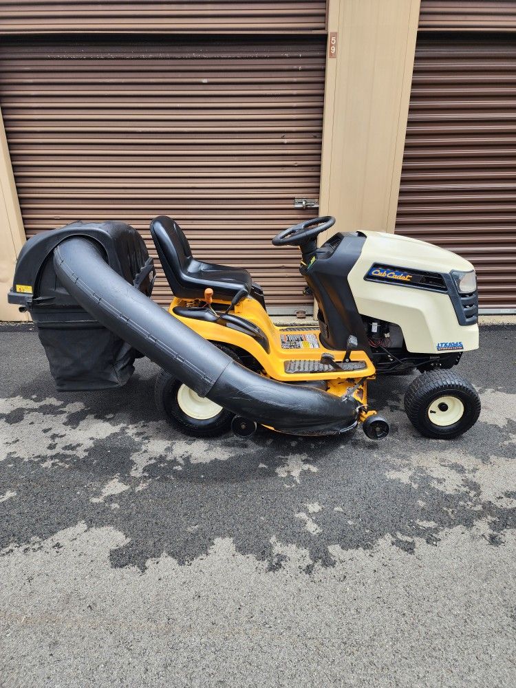 Cub Cadet LTX 1040 Hydrostatic Mulch Double Bagger for Sale in Penn Hills PA OfferUp