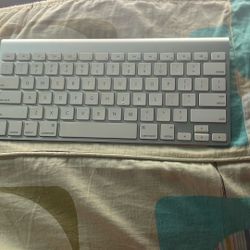 Apple Wireless Keyboard 