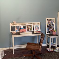 Gorgeous Distressed 5 Piece Office Furniture Set