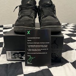 Selling Black Cat Jorden 4s. 