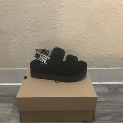 Brand New Ugg Fluffs Size 7W 