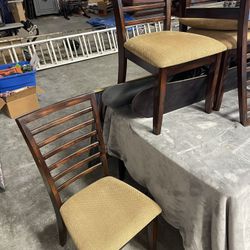 6 Dining Room Chairs Great Condition 