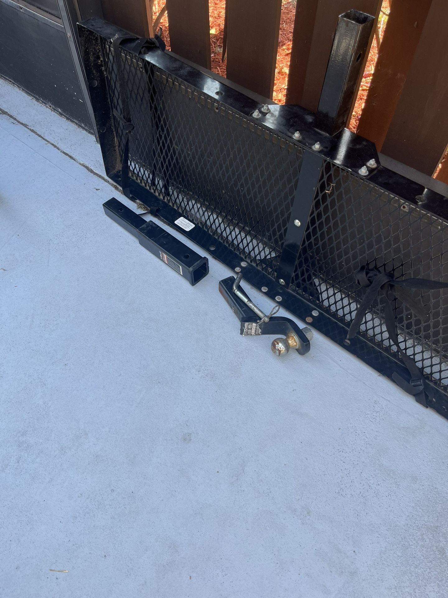 hitch cargo carrier”