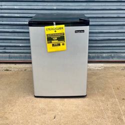 Magic Chef 2.6 cu. ft. Mini Fridge in Stainless Look, ENERGY STAR 