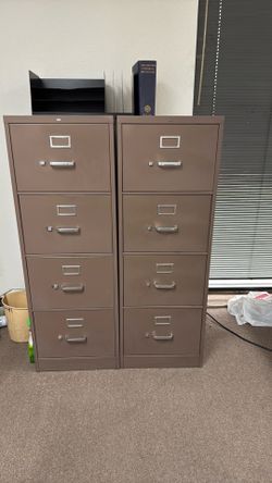 Legal size 4 drawer filing cabinet