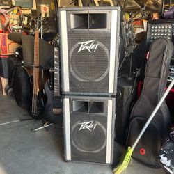 Peavy model 122H PA Speakers
