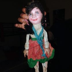 2 Strings Doll 