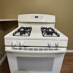 GE 30 inch Gas Stove (4.8 cu. ft) - White