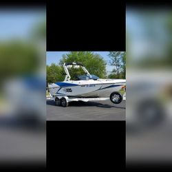 Axis 22 Ft Ski Wakeboard Boat - Like New β Moores Creek, KY