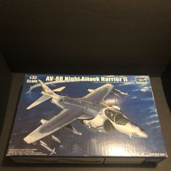 Jet Model Kit 🛩️AV-8B Night Attack Harrier II Brand New plane military plastic trumpeter 1:32 scale