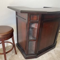 Pottery Barn Bar Set With Stools