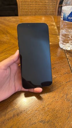 iPhone 16e