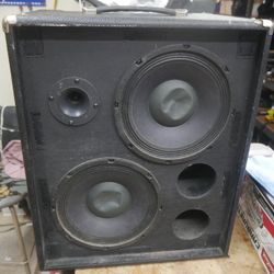 Fender Rumble 500 2x10 TYPE PR 2467 Bass Combo Amplifier USED TESTED. IN A GOOD WORKING ORDER. F(contact info removed)0.