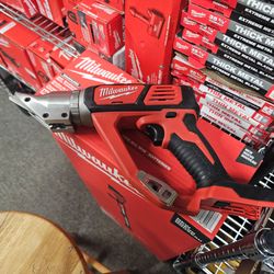 MILWAUKEE M18 18V DOUBLE CUT SHEARS (TOOL-ONLY)