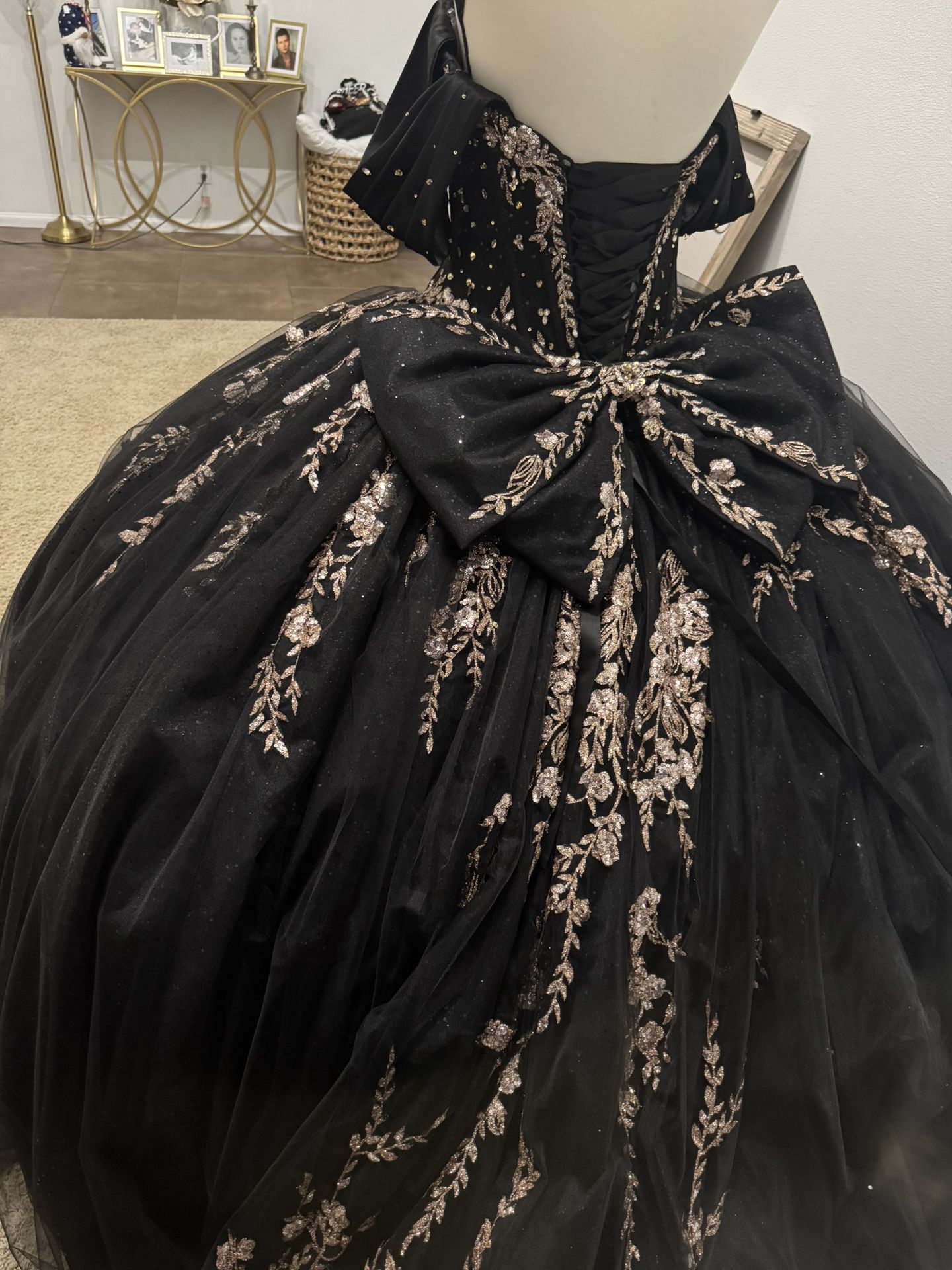 💎 Quinceañera Gown/ Sweet 16 Dress – Size 4 – Handmade Beads, Designer Quality 💎