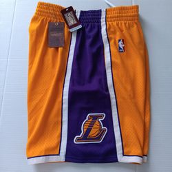 Size 2XL Los Angeles Lakers 09 Mitchell And Ness Men's Hardwood Classics Swingman Mesh Shorts