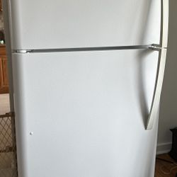 Kenmore Refrigerator 