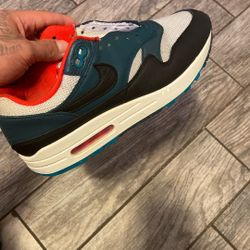 Nike Air Max 1 LeBron James Liverpool F.C.   Size 8.5 