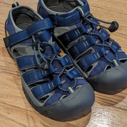 Brand New KEEN Big Kids Newport H2 Water Sandals, Size 4 US