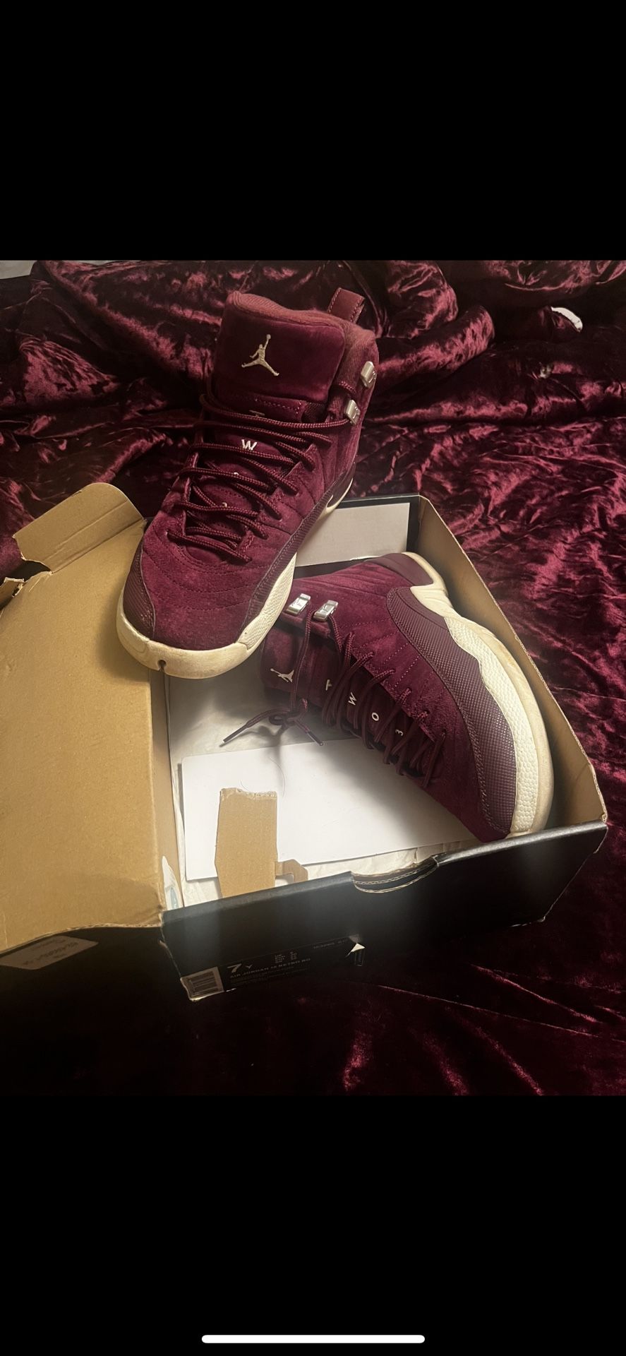 Jordan 12 Retro Burgundy