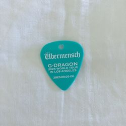 Kwon Jiyong G-DRAGON Ubermensch World Tour Los Angeles 2025 teal guitar pick