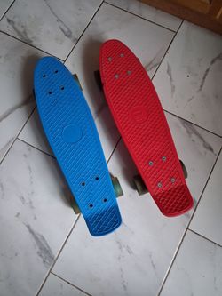 2 skate boards
