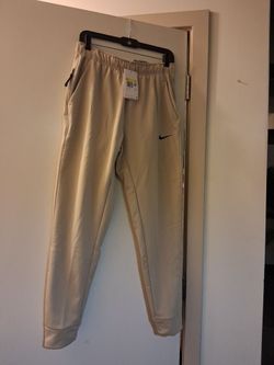 Men's nike Therma fit Tapered Jogger pants Desert khaki size small brand new
