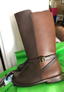 Girls boots.