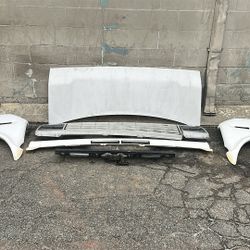 Complete front clip from an 84-91 Ford van 