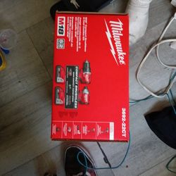 Milwaukee M18 Compact Brushless 2-tool Combo Kit