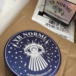 Large Smoke Shop Inventory Liquidation – Grinders, Rolling Trays, Cones, Dugouts, Accessories – Bulk Lot