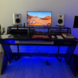 Glorious Sound Desk Pro In Black